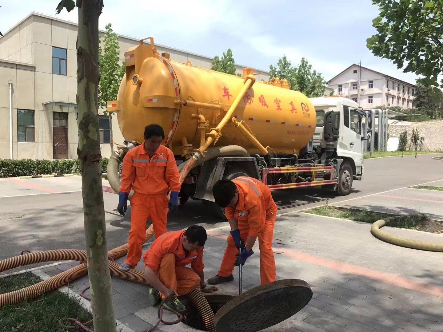 惠安化粪池清理与5-8吨吸粪车施工效率分析